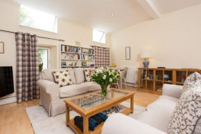 Luxury Morningside Cottage with Patio, Edinburgh